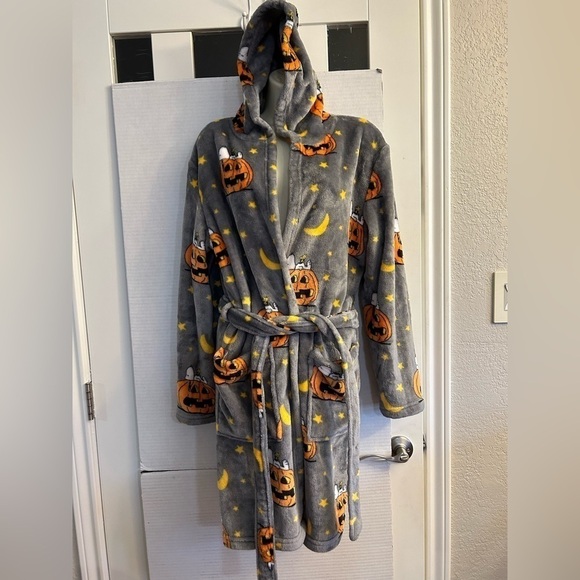 Peanuts plush snoopy grey robe by Berkshire Sz-S/M. R3 - Picture 1 of 11